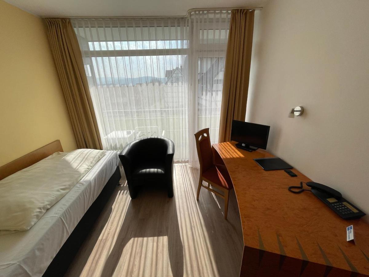 Hotel Martina Бад-Зоден-Аллендорф Экстерьер фото