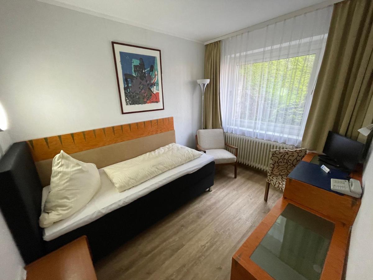 Hotel Martina Бад-Зоден-Аллендорф Экстерьер фото