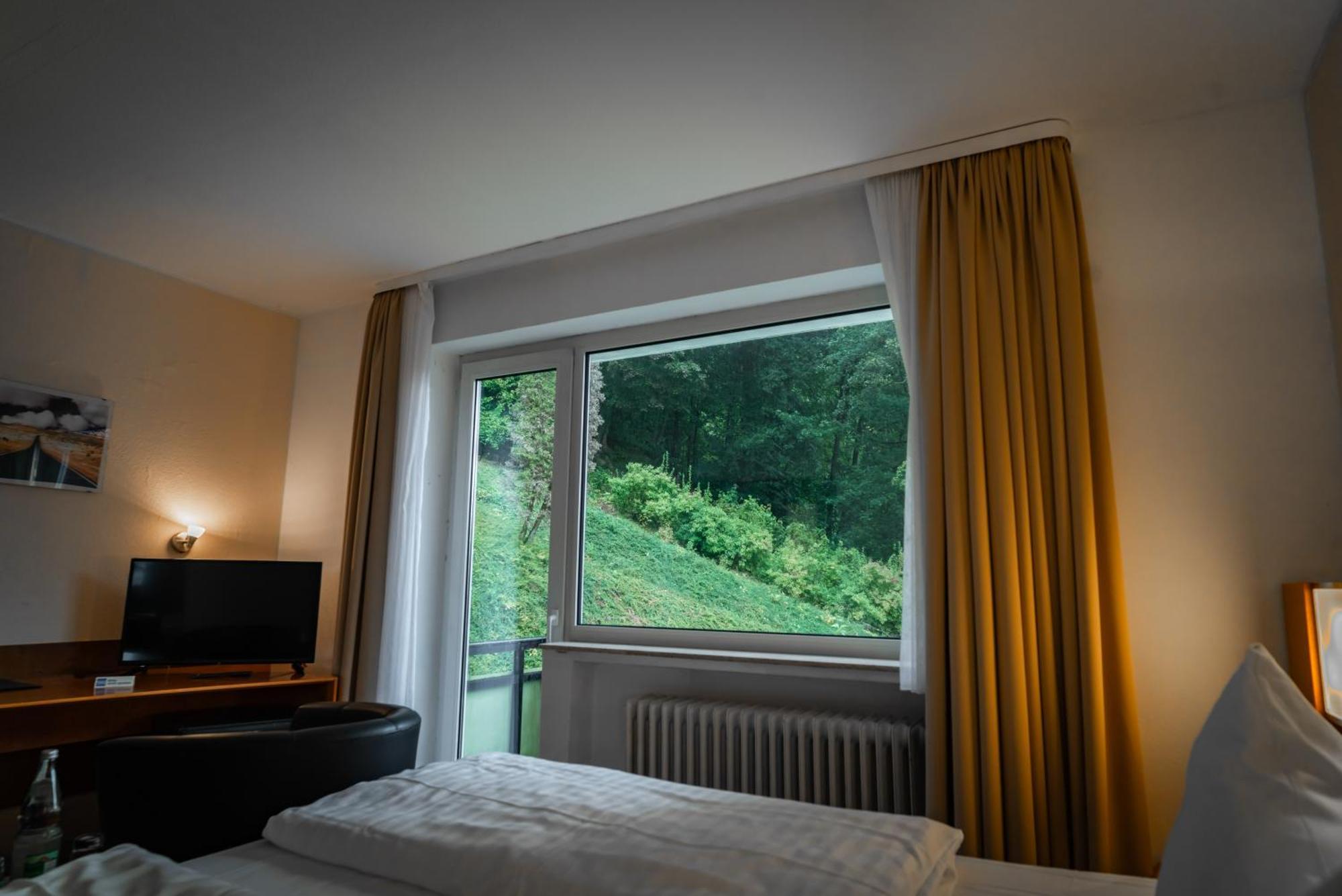 Hotel Martina Бад-Зоден-Аллендорф Экстерьер фото