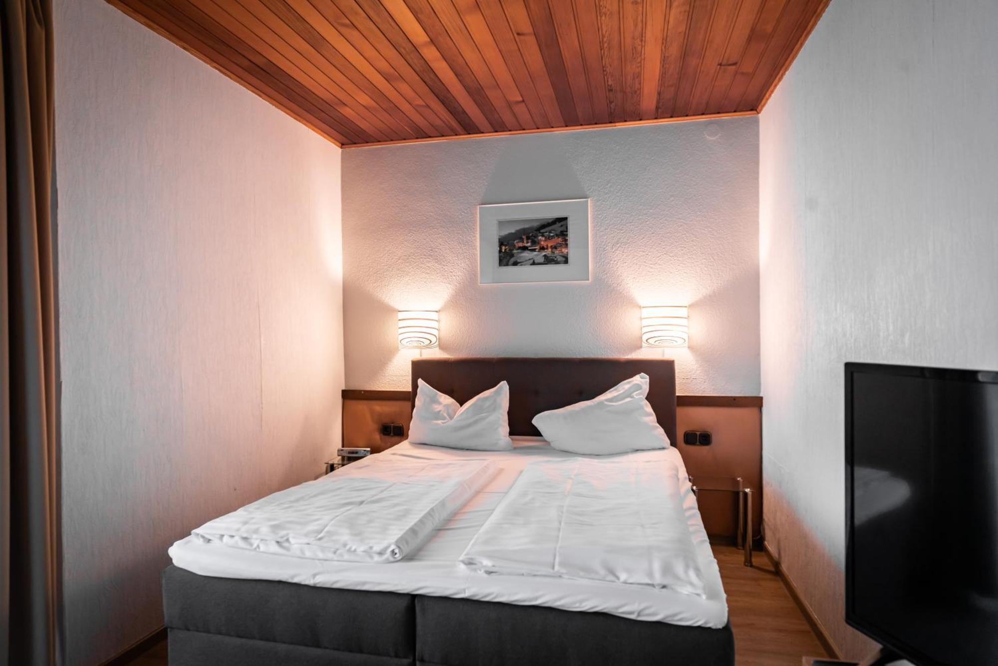Hotel Martina Бад-Зоден-Аллендорф Экстерьер фото