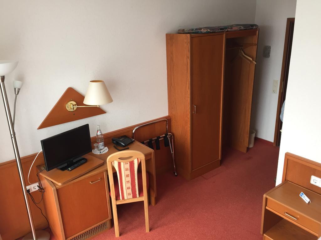 Hotel Martina Бад-Зоден-Аллендорф Экстерьер фото